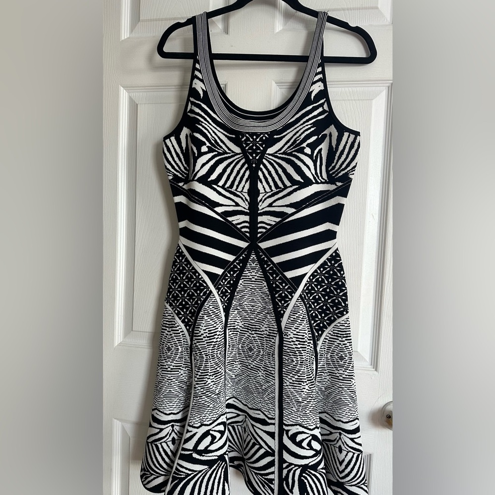 NWT DIANE VON FURSTENBERG DVF Fanny Thick Bandage Knit Zebra Tattoo Dress Med - Picture 7 of 7